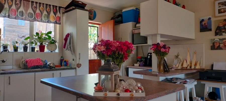 3 Bedroom Property for Sale in Fraaiuitsig Western Cape